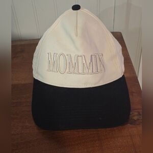 MOMMIN’ Embroidered Hat